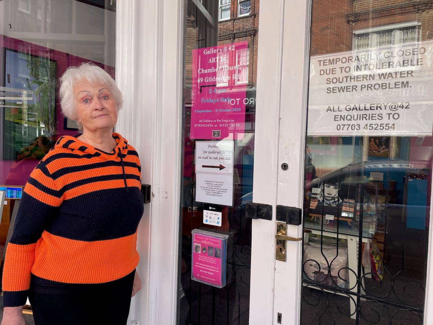 Toxic sewage gases force gallery to close