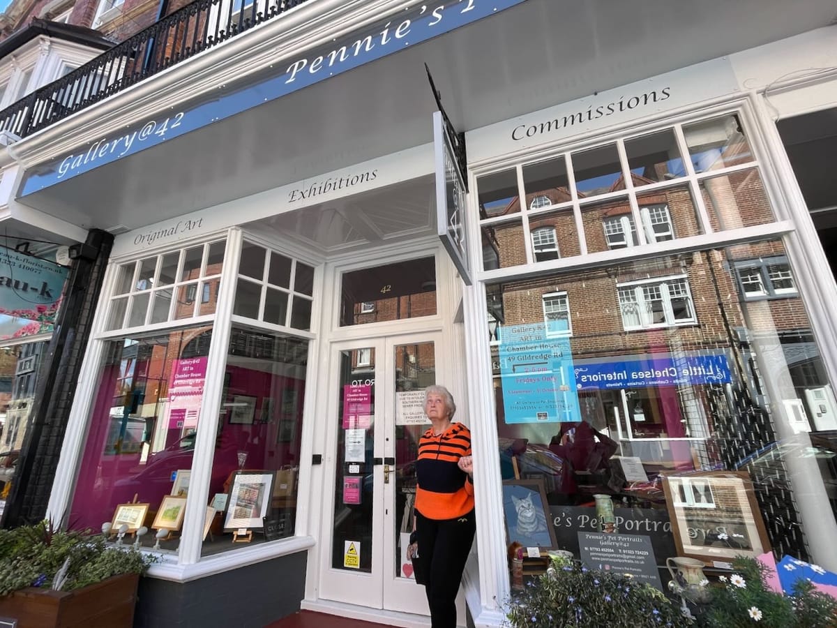 Toxic sewage gases force gallery to close